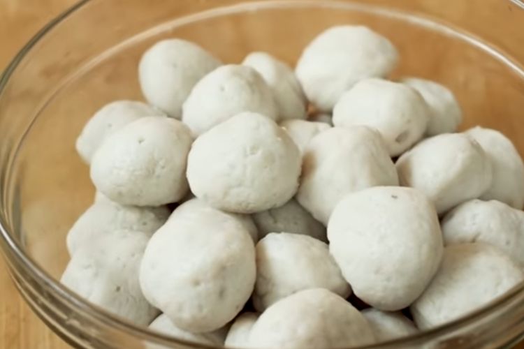 Bakso Ikan Bu Kardi: Rasa Segar yang Menggoda di Setiap Gigitan